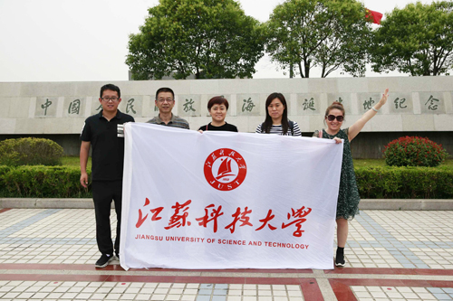 点击在新窗口中打开